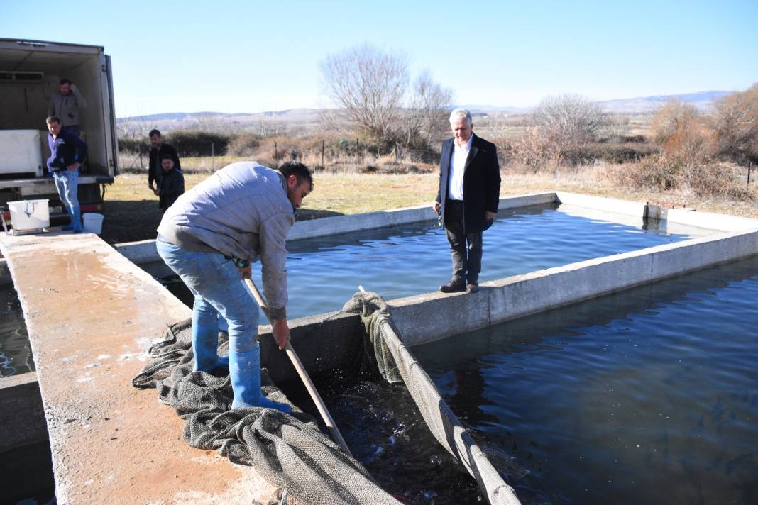 Denizi olmayan köyden 10 ülkeye balık yolladılar 1